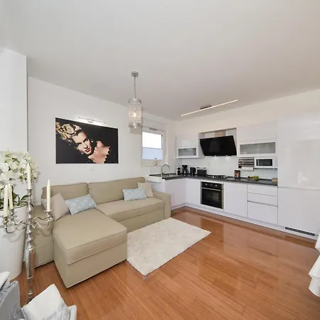 Mm Luxury Apartments Gold & Rubin Zadar Room photo